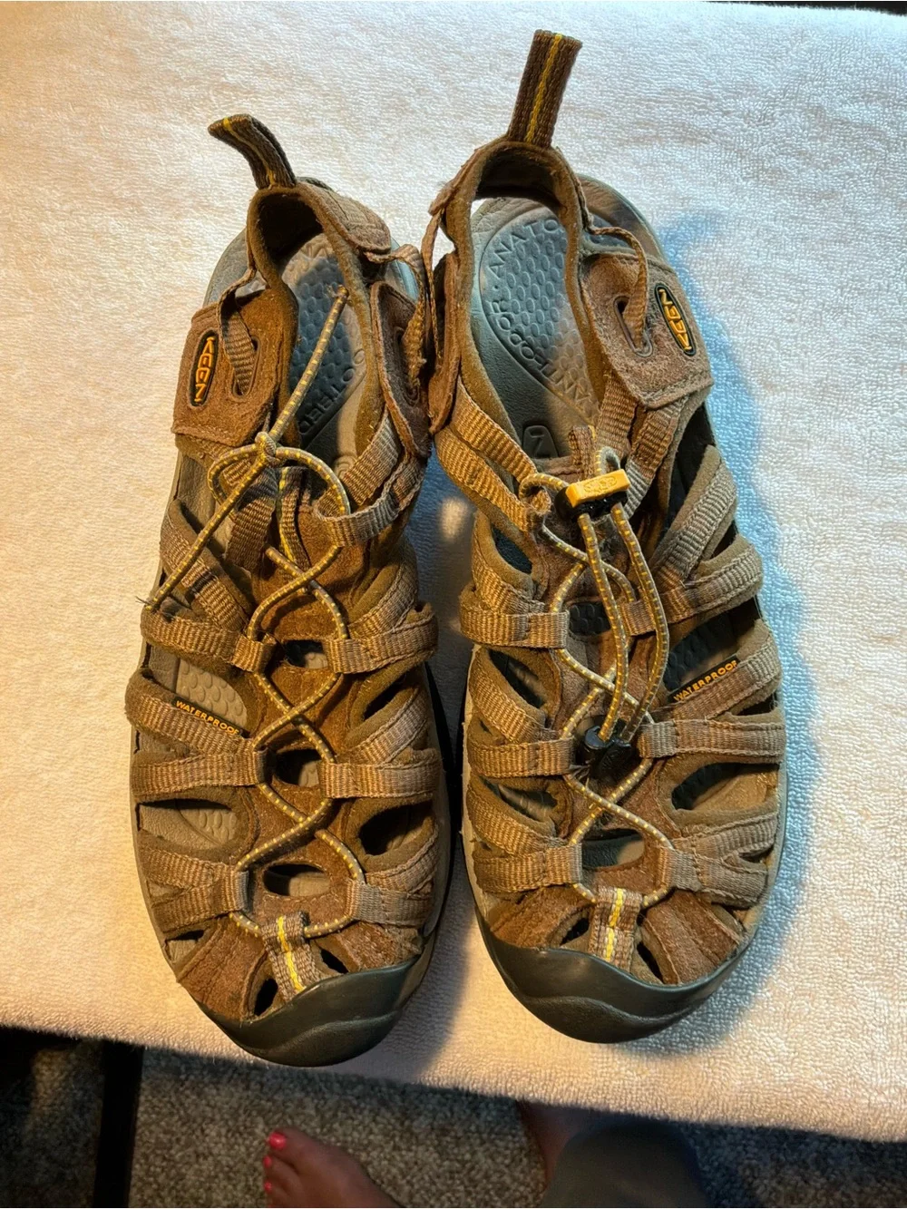 KEEN Womens whisper coffee leather waterproof hiking sandal